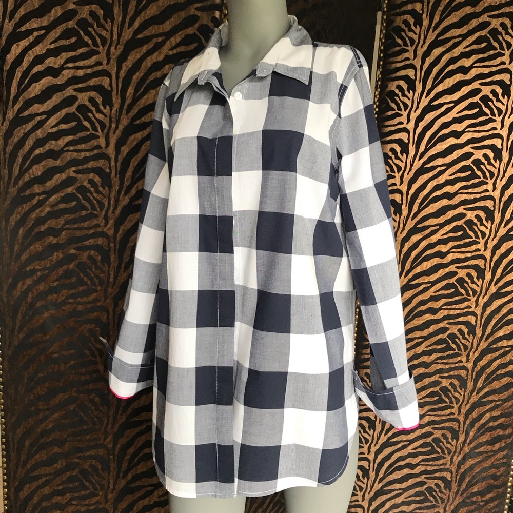 Blouse checked squares
